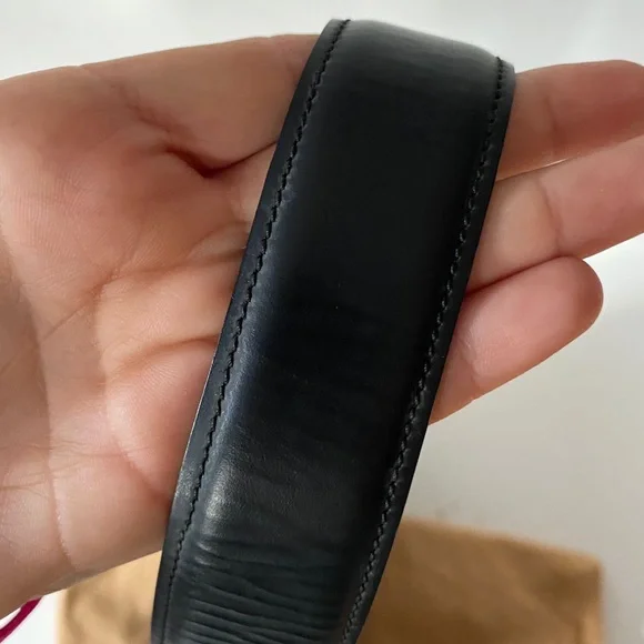 Louis Vuitton Reverie Leather Bag - Picture 7 of 16